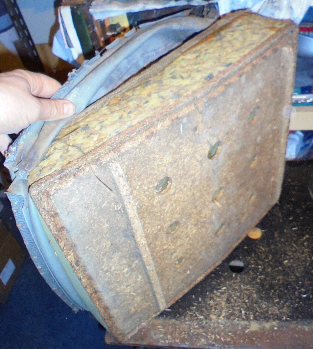 1965 series 2a station wagon centre front seat base in bits8.JPG