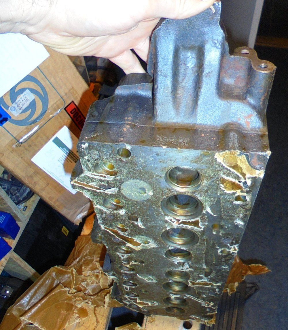 1965 series 2a station wagon diesel cylinder head 601469 picture3.JPG