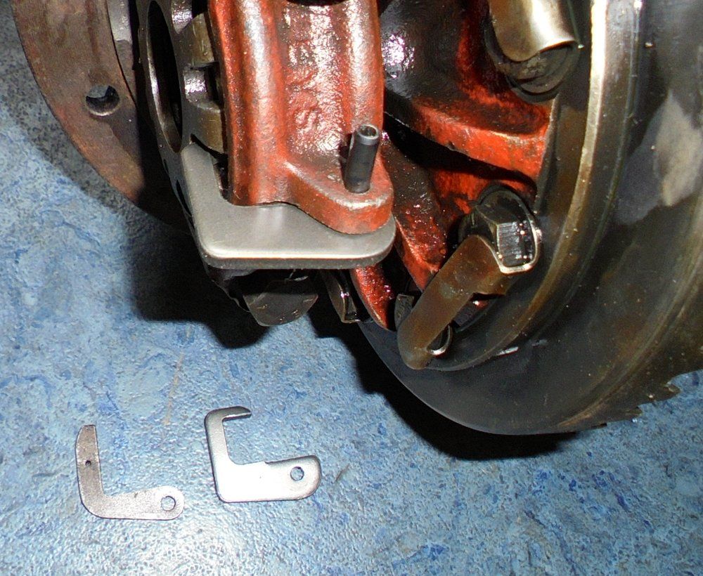 1965 series 2a station wagon differential serrated nut lockers2.JPG