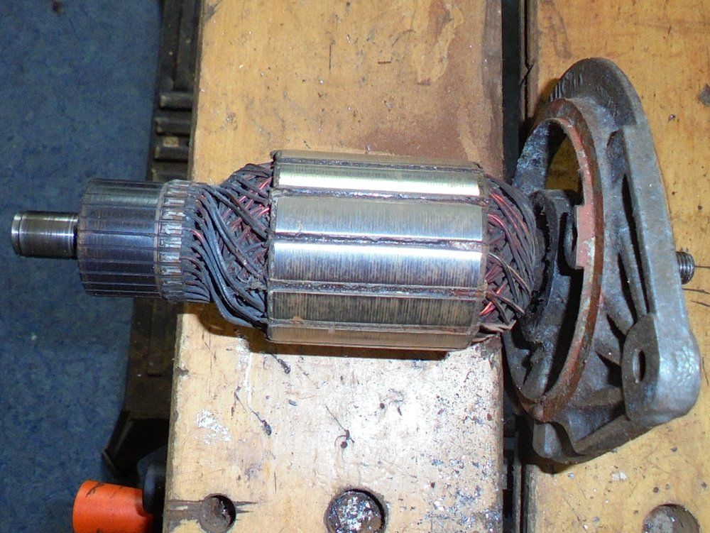 1965 series 2a station wagon dynamo cleaning armature2.JPG