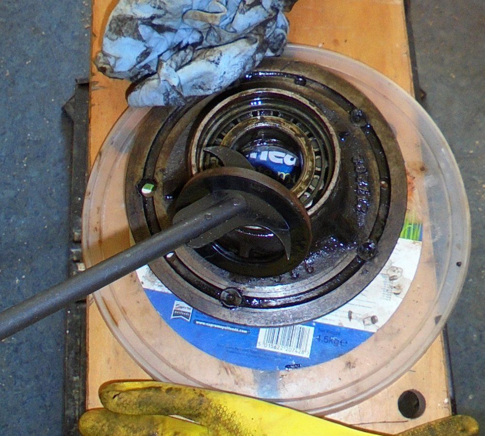 1965 series 2a station wagon front hub derust and bearing replace1.JPG