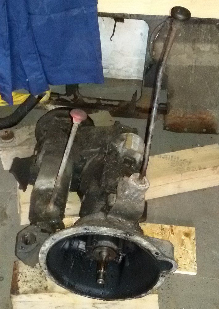 1965 series 2a station wagon gearbox removed from engine1.jpg