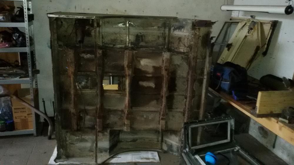 1965 series 2a station wagon rear tub underside needs a bit of work.jpg