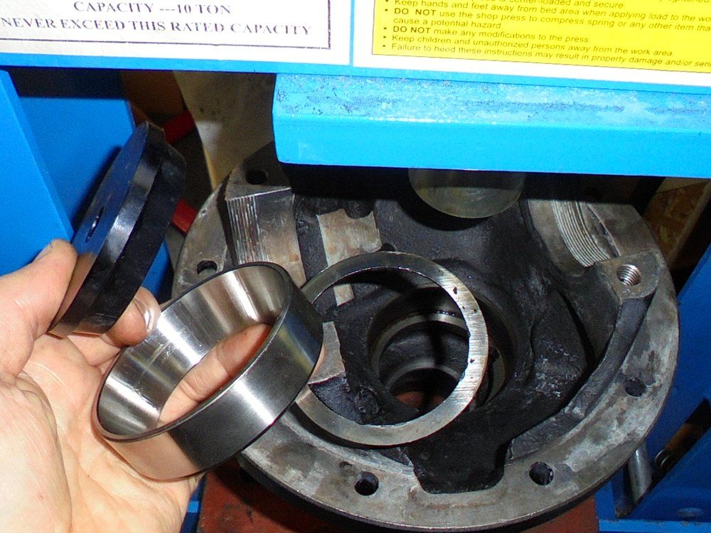 1965 series 2a station wagon replacement front differential fitting large pinion bearing1.JPG