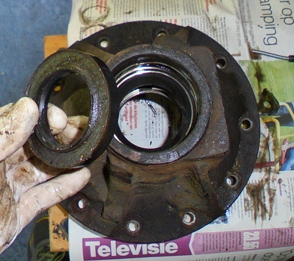 1965 series 2a station wagon replacement front differential4.JPG