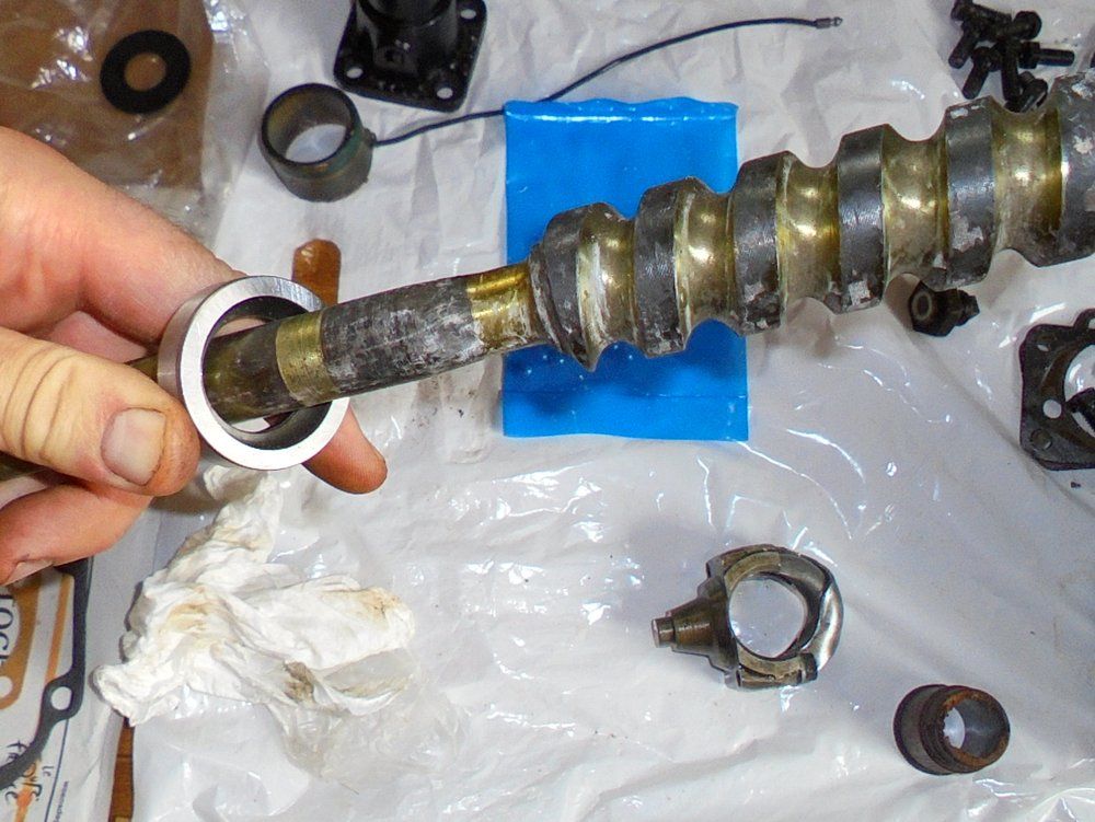 1965 series 2a station wagon steering box fitting bearing race for inner shaft.JPG