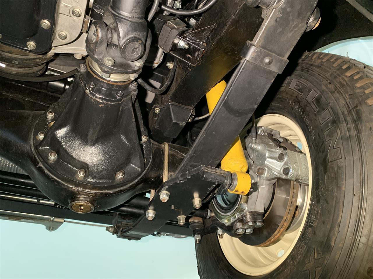 24013444-1969-land-rover-series-iia-std.jpg