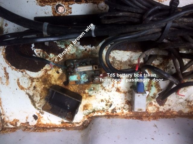 Battery box broken wires 1.jpg