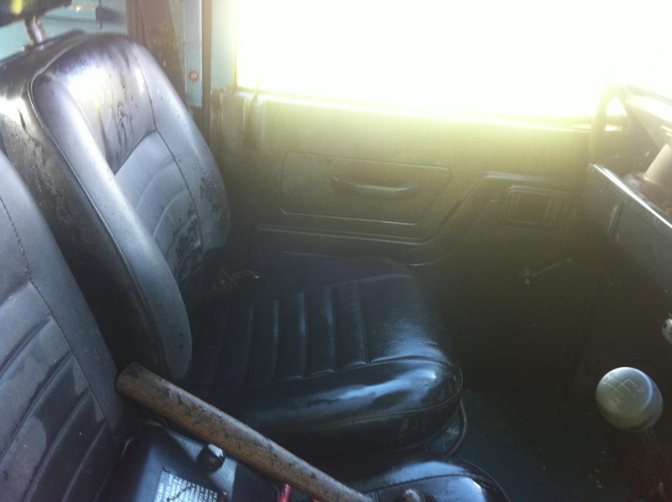 blue defender passenger seat.jpg