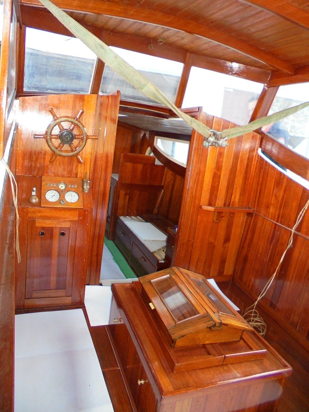 Boat leaving2.JPG