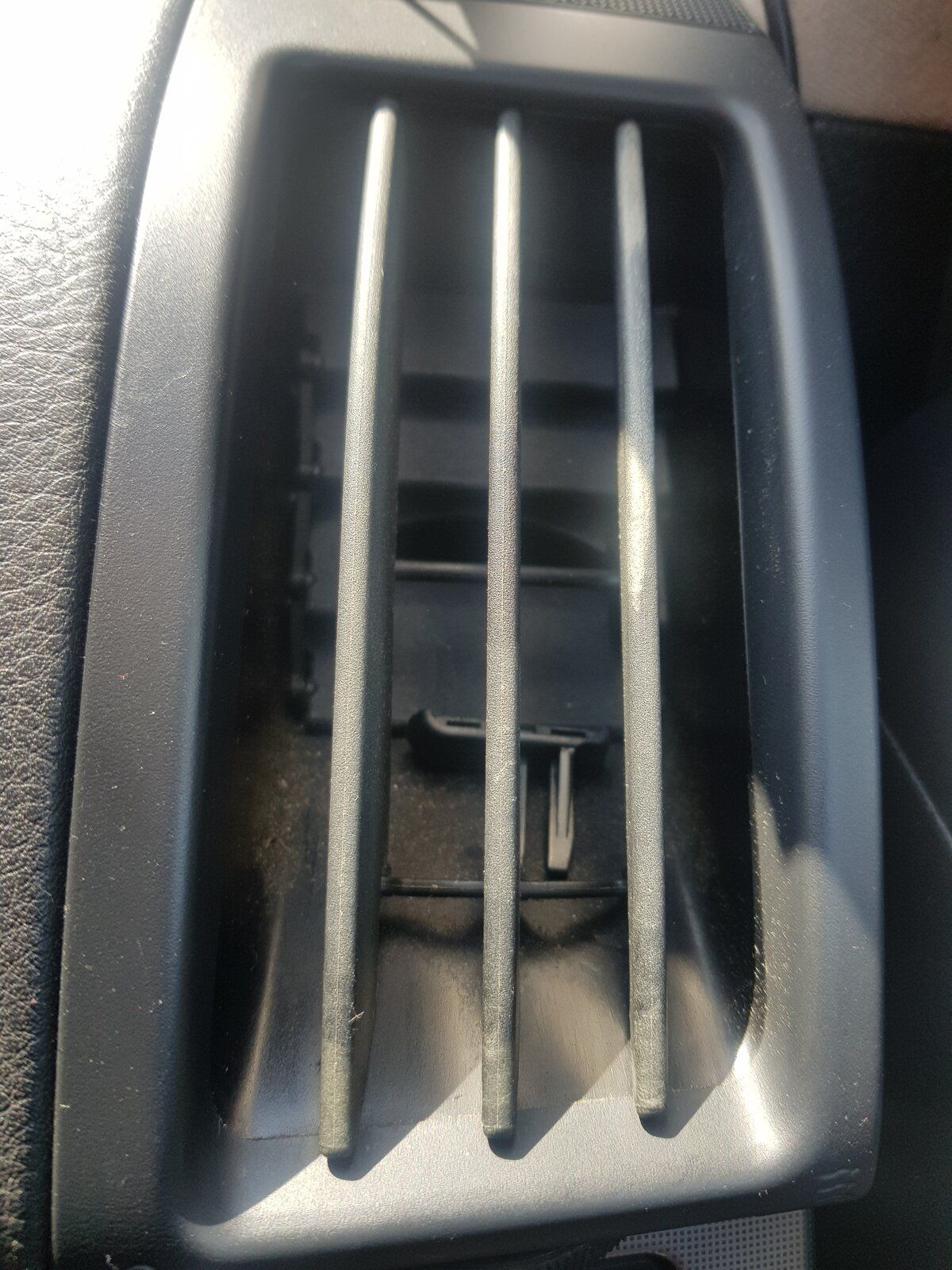 freelander air vent 2.jpg
