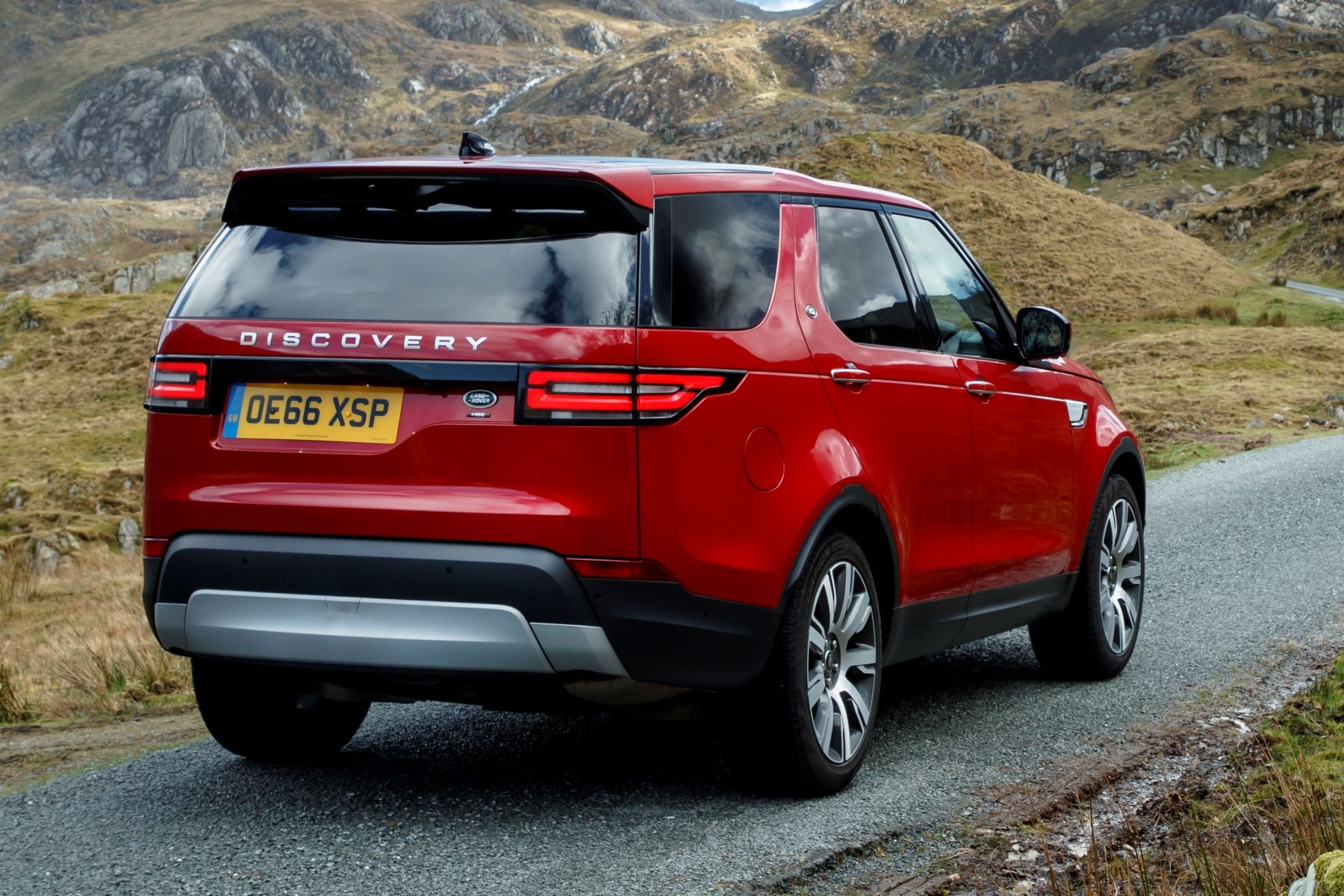 Land-Rover-Discovery-5.jpg