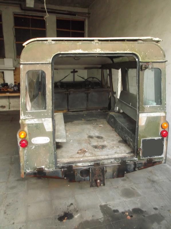 Land Rover series 2a station wagon rear door off.JPG