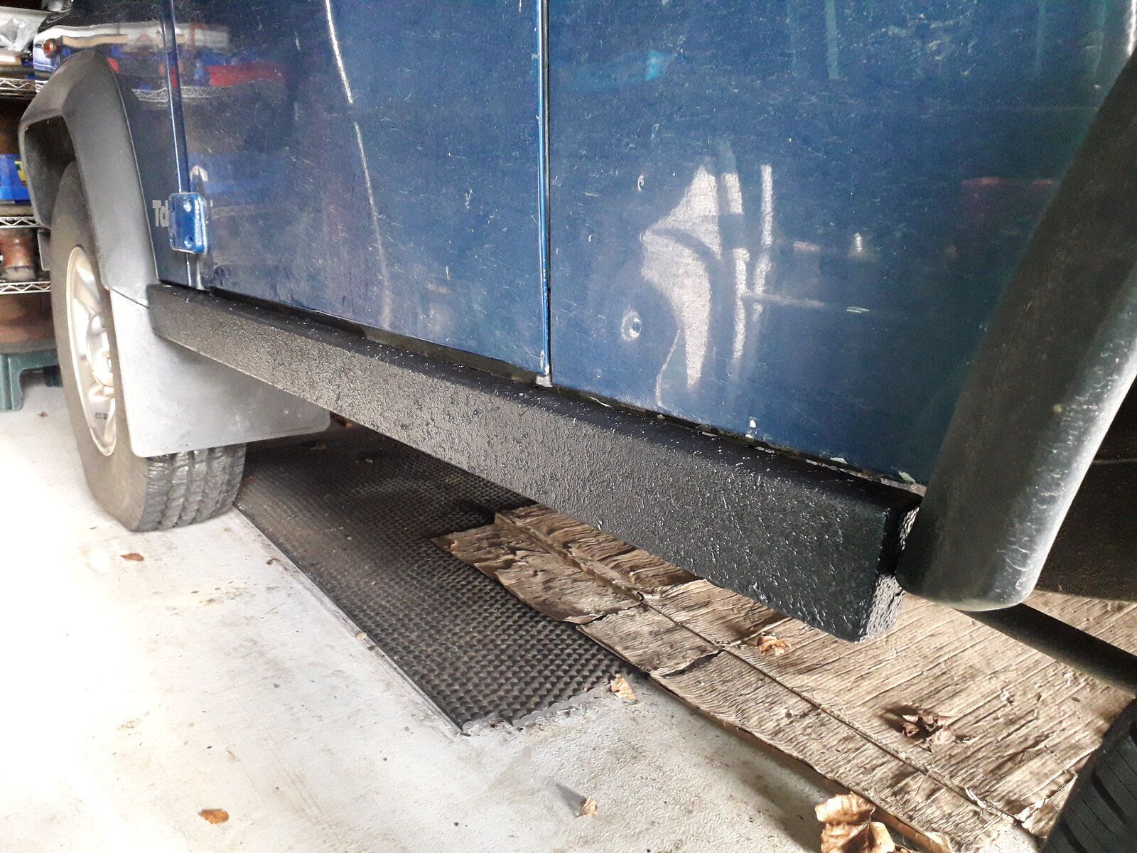 Landy Raptor Rock Slider LHS.jpg