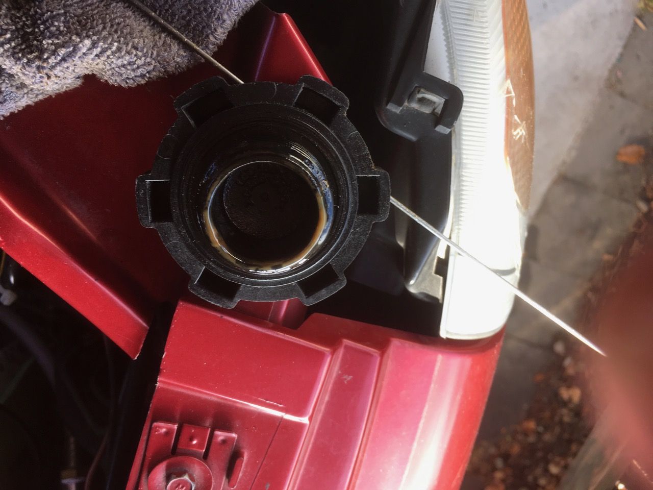 mayo on oil filler cap.jpg