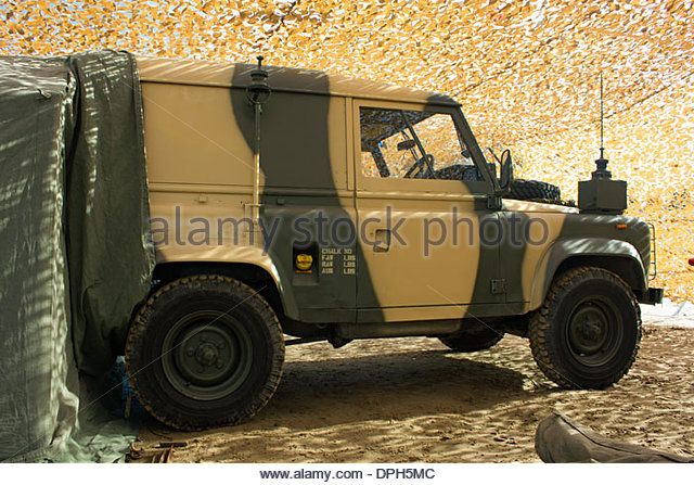 military-land-rover-dph5mc.jpg