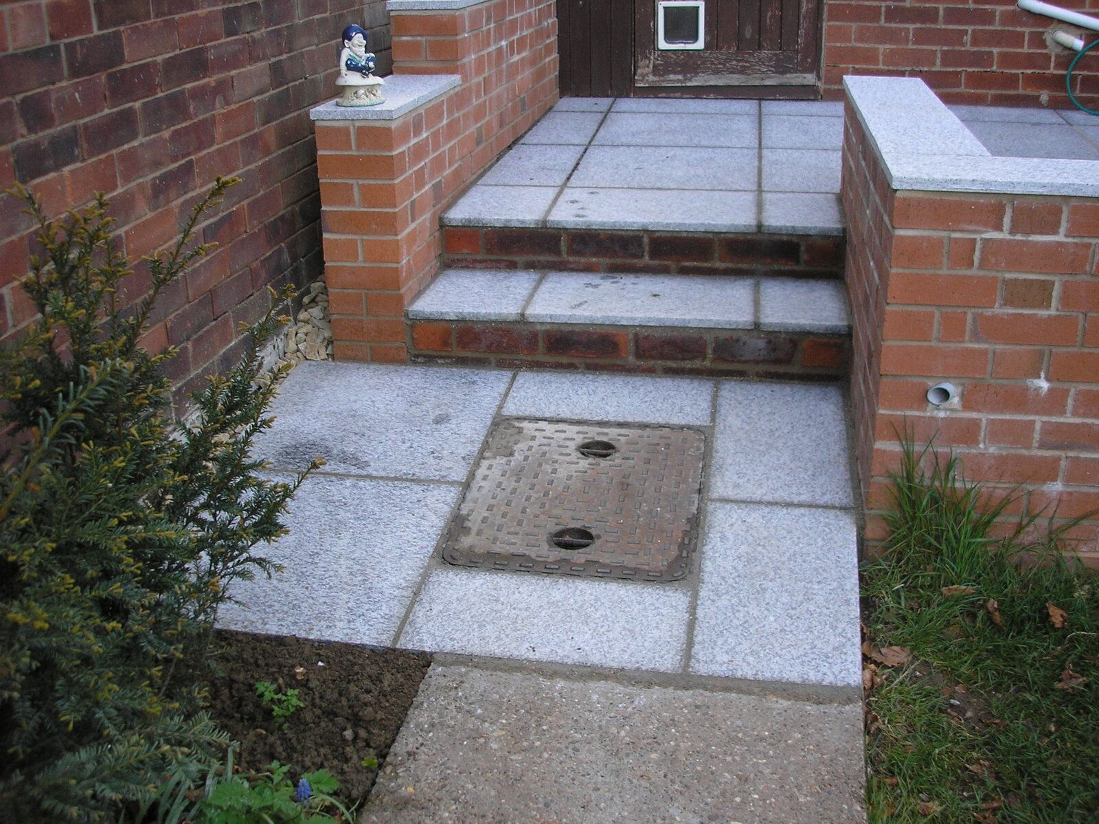 Neil Armstrong steps 2.JPG