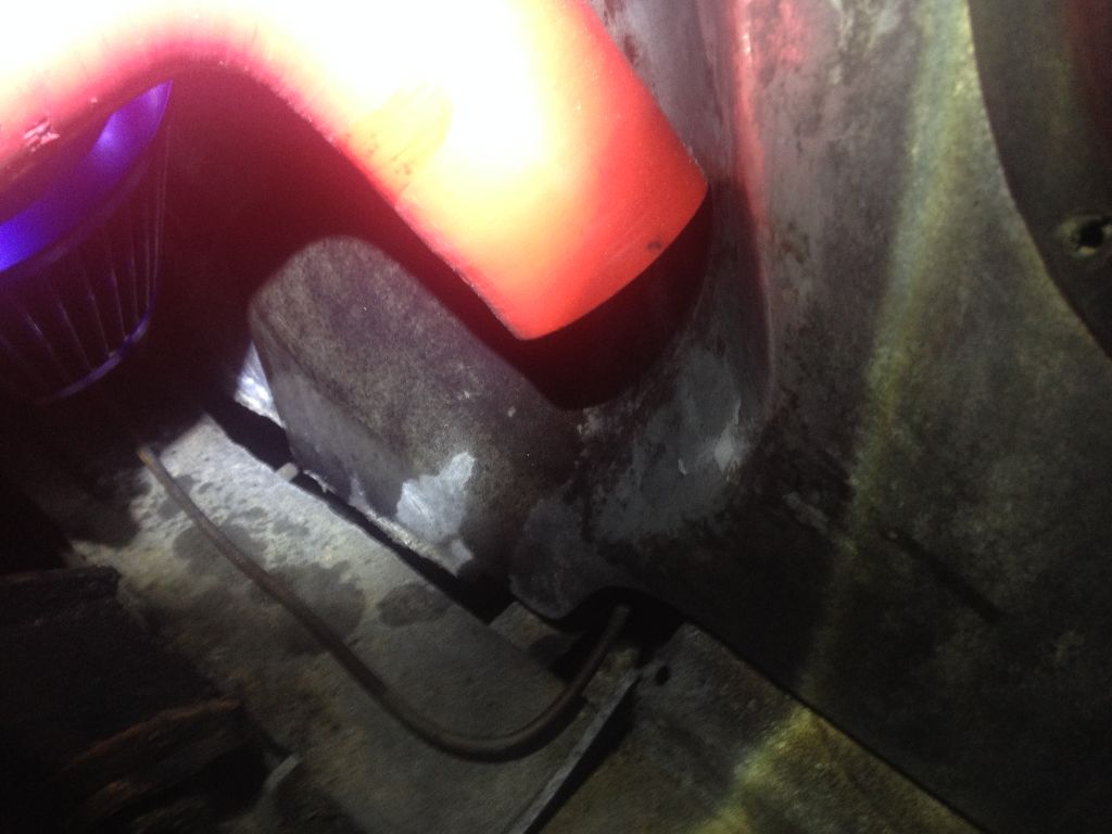 oil from turbo on wing.JPG