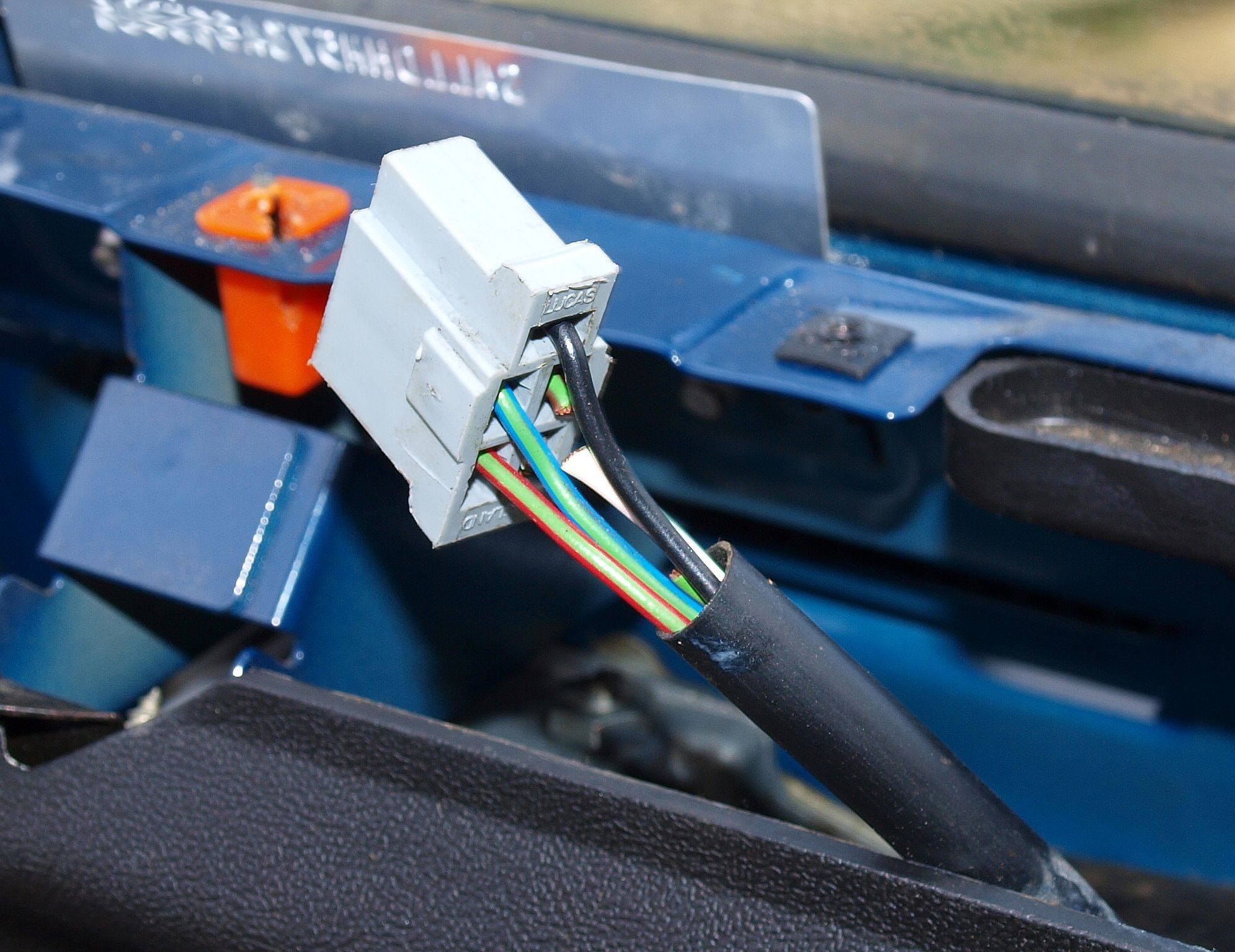 plug1.jpg