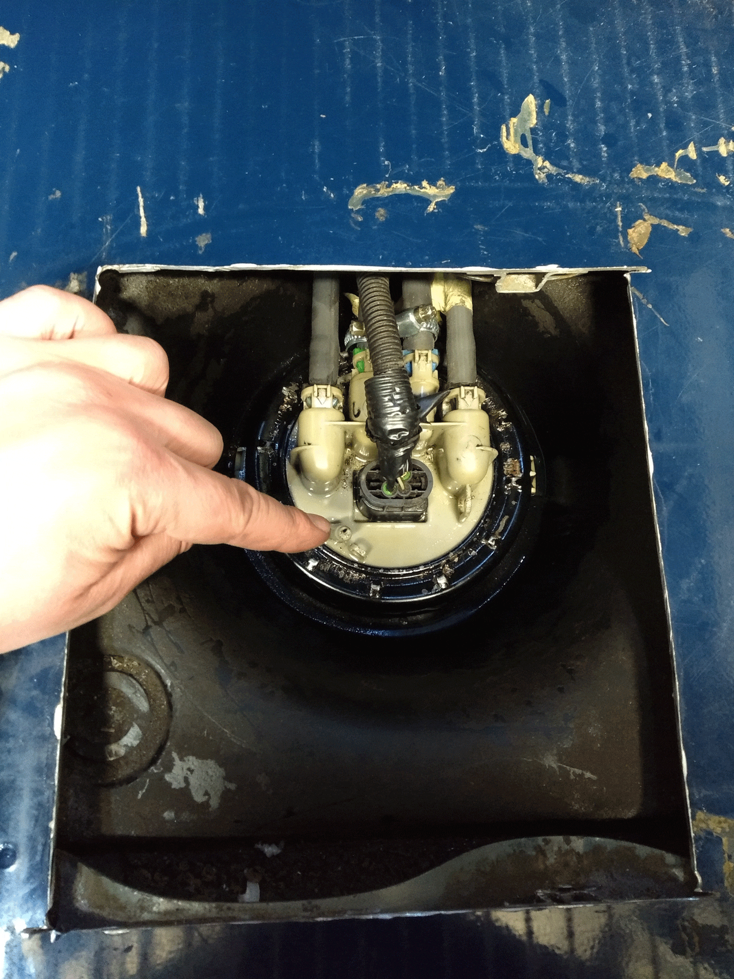 pump-hole.gif