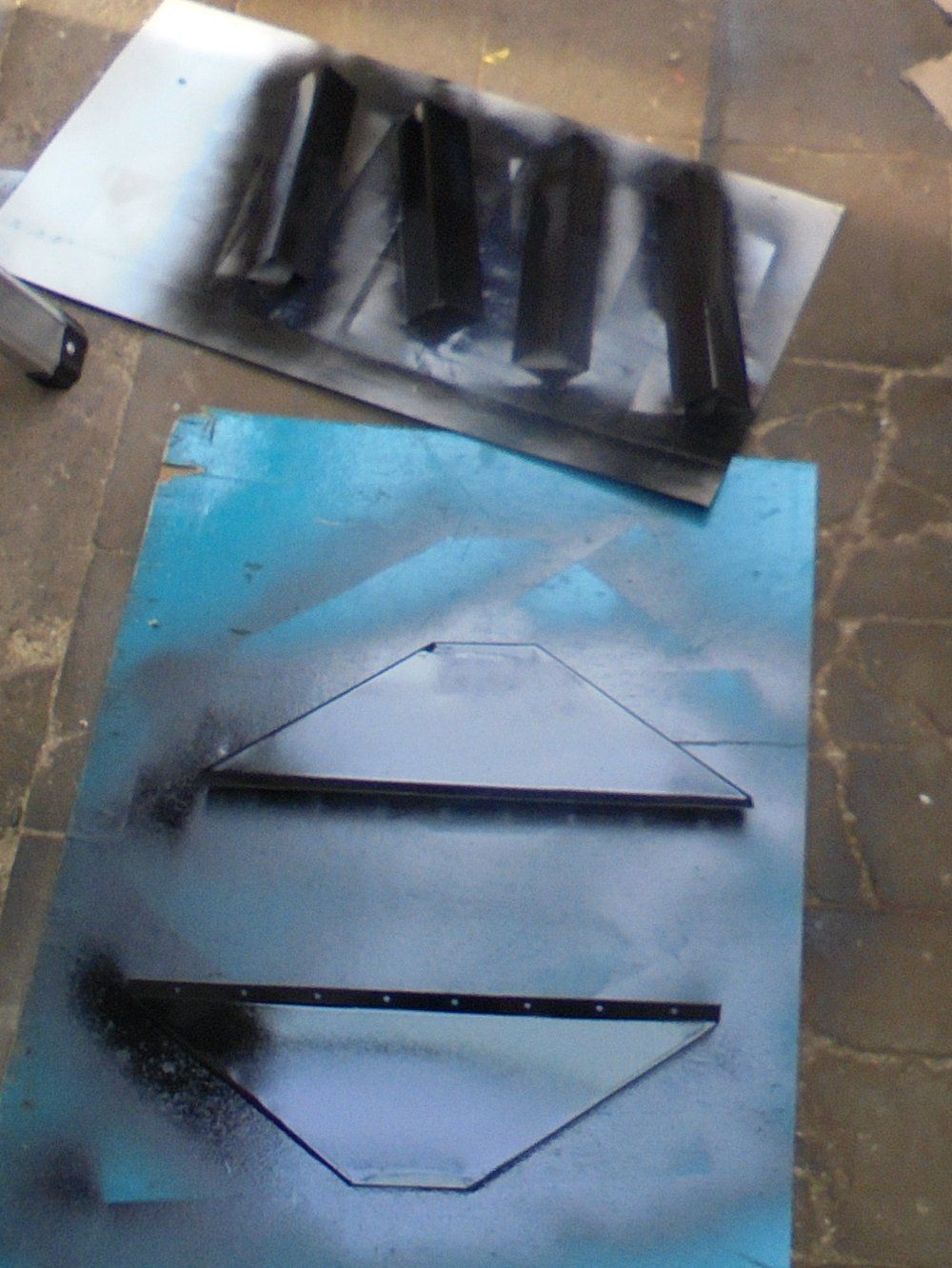 Sand blasting cabinet new metal painted.JPG