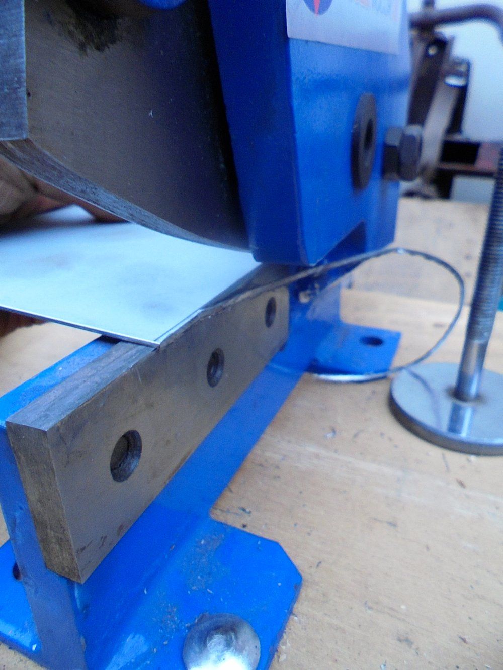 Sheet metal working cutting sheet metal3.JPG