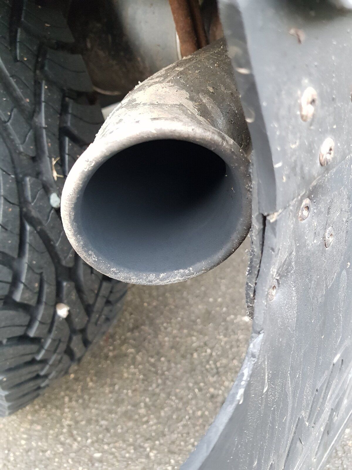 tailpipe.jpg