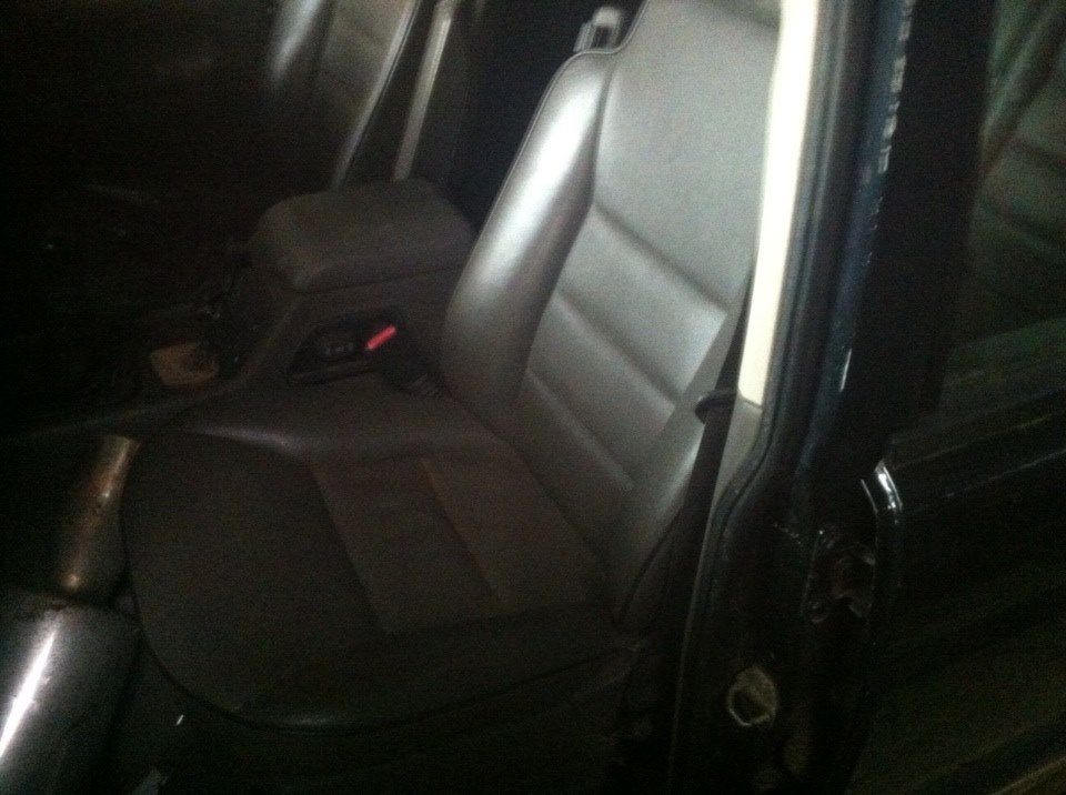 td5 seat.jpg