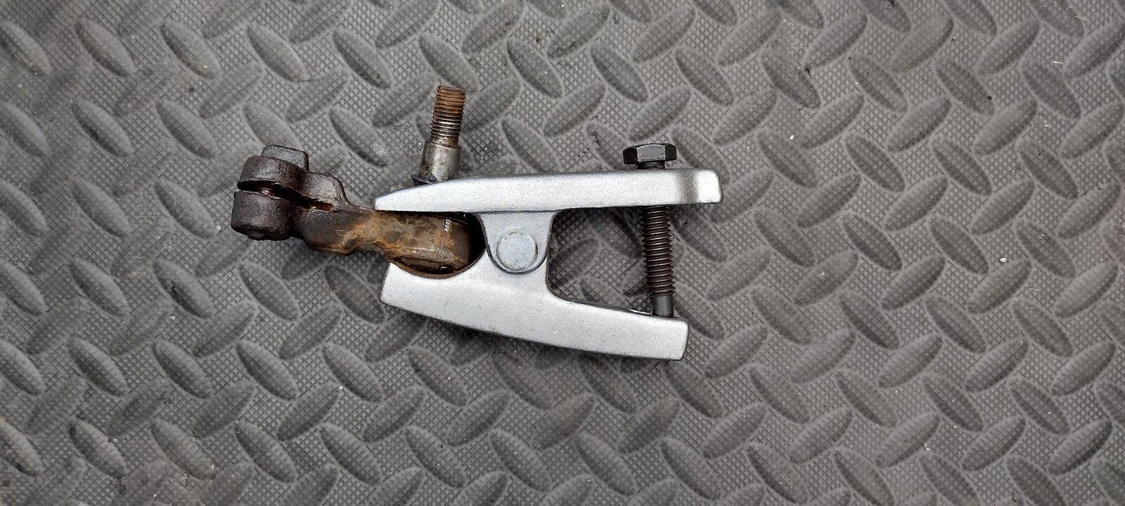 track rod end.jpg