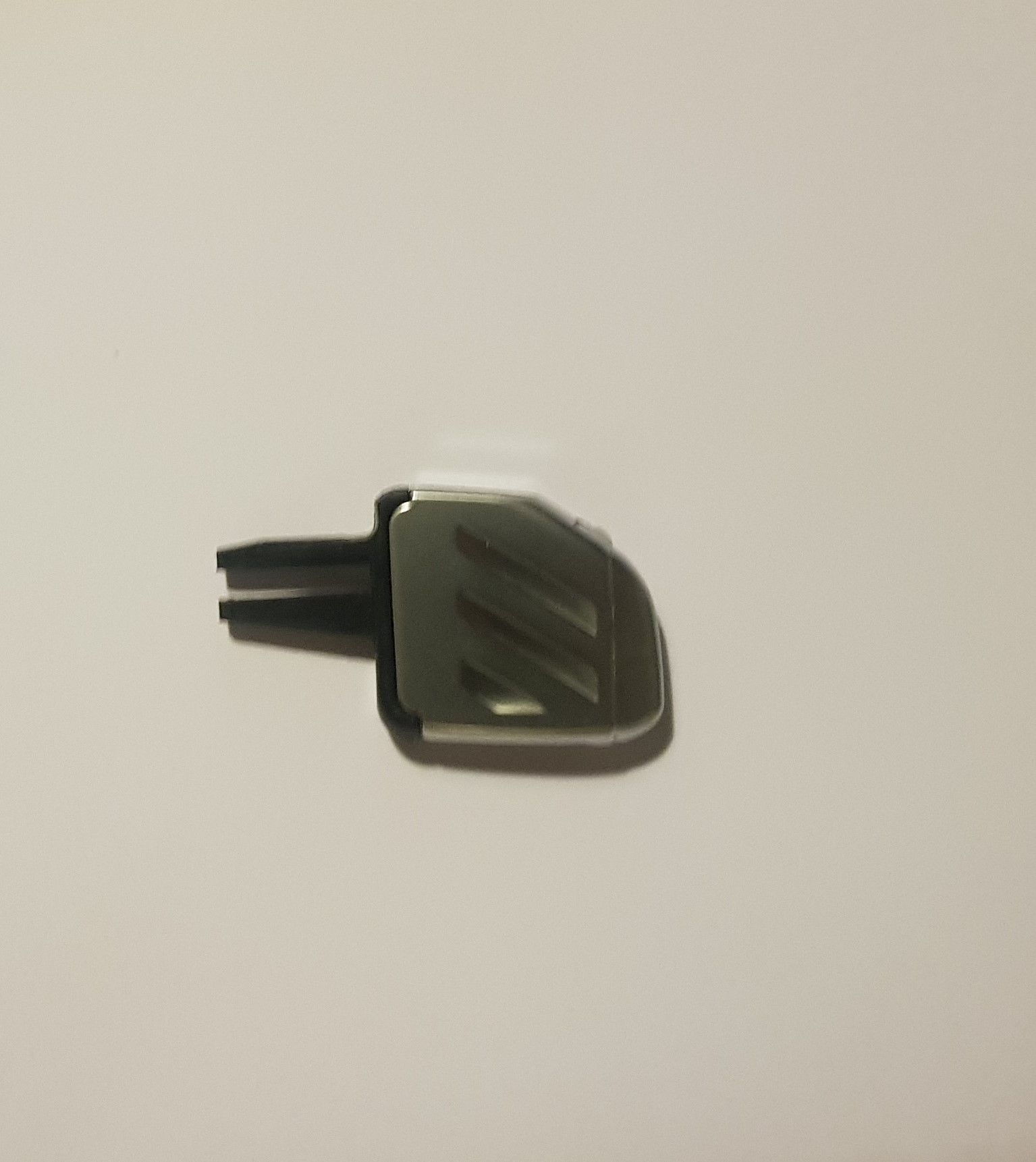 Vent clip 1.jpg