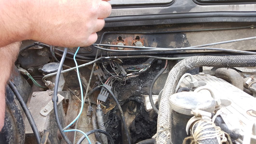wiring001.jpg
