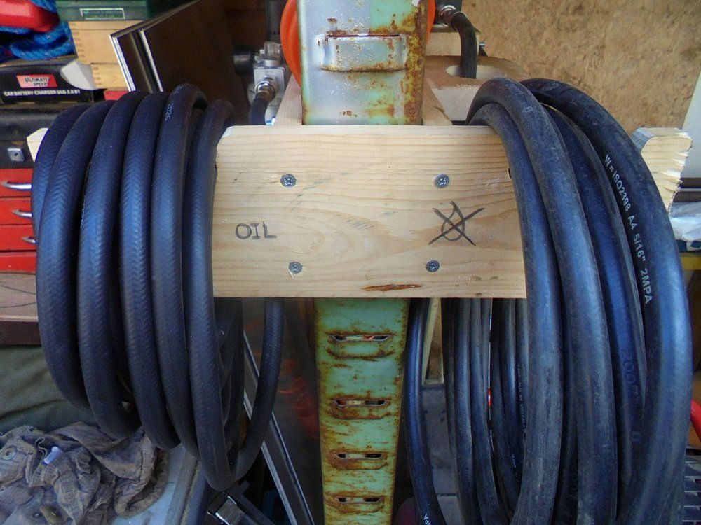 Workshop compressed air supply.JPG