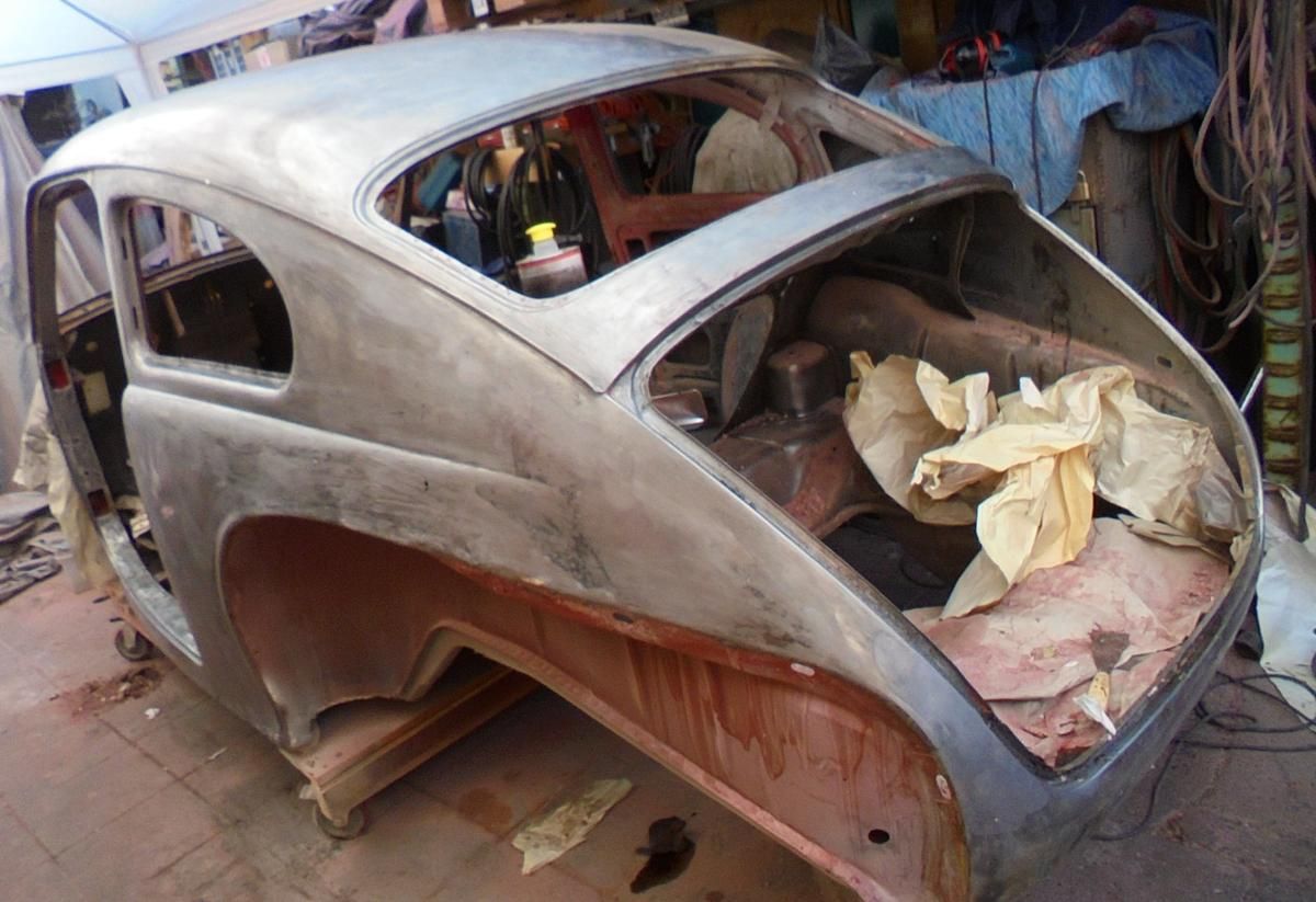 1961 Volvo pv544 body naked1.JPG