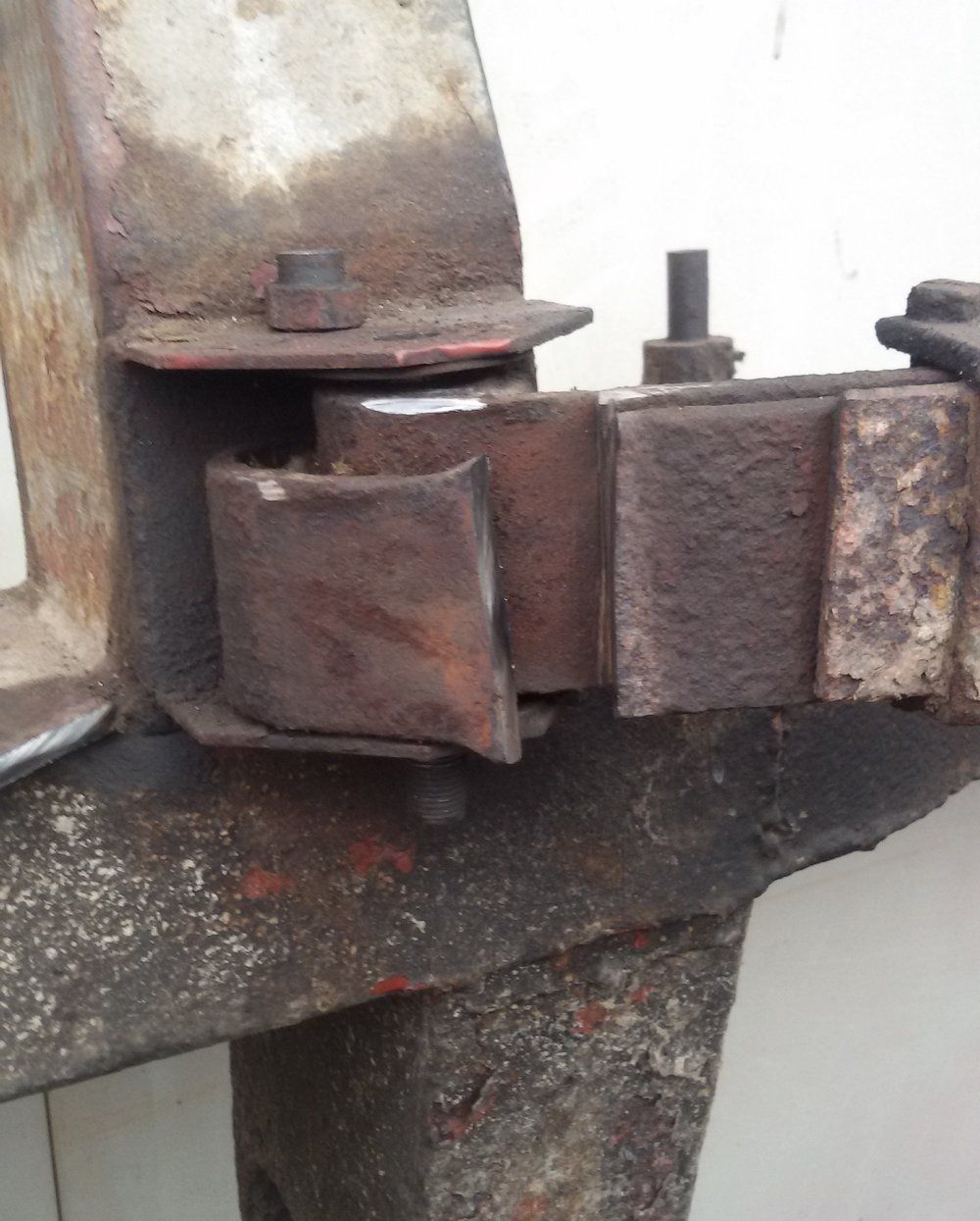 1965 series 2a station wagon cutting off rear springs1.jpg