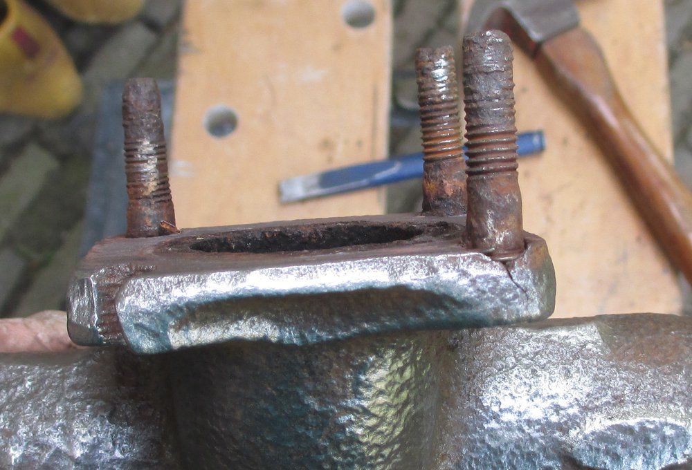 1965 series 2a station wagon diesel exhaust manifold6.JPG
