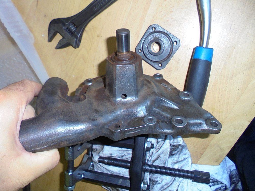 1965 series 2a station wagon water pump with weep hole.JPG