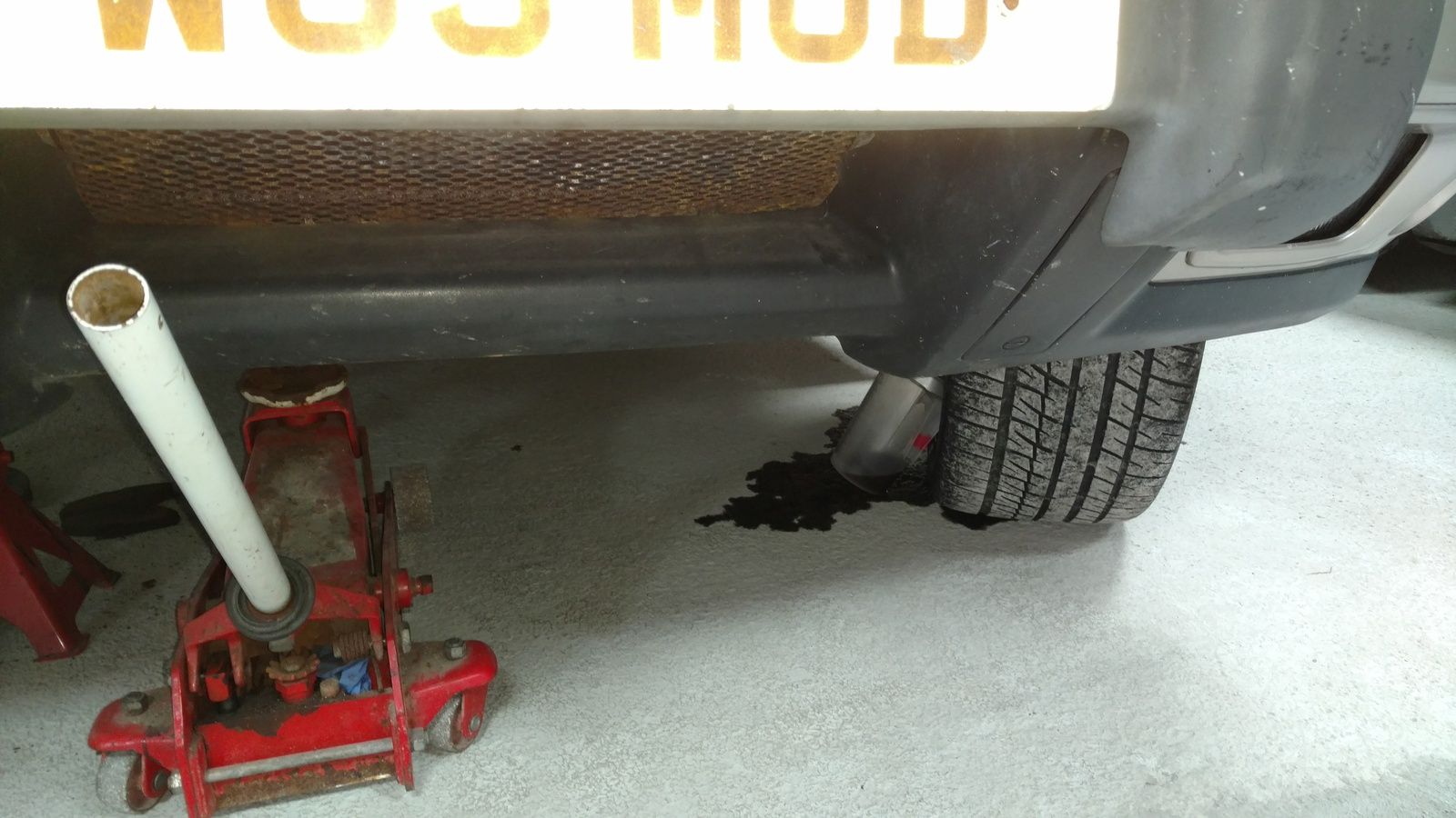 axleleak2.jpg