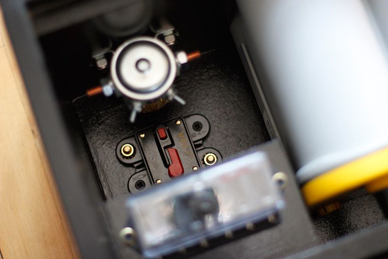 batt_box_02.jpg