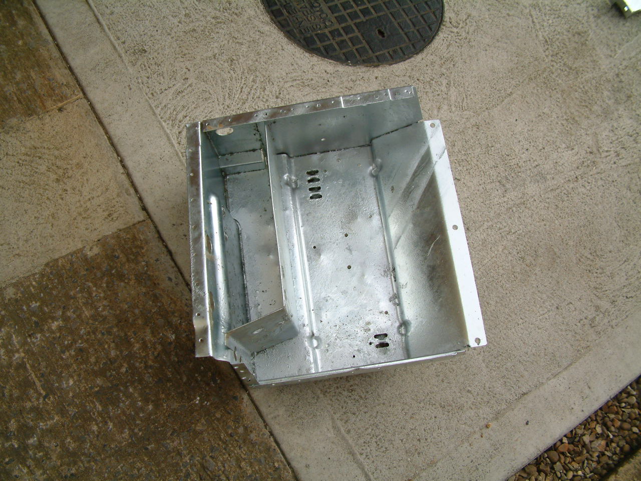 BATTERY BOX B.JPG