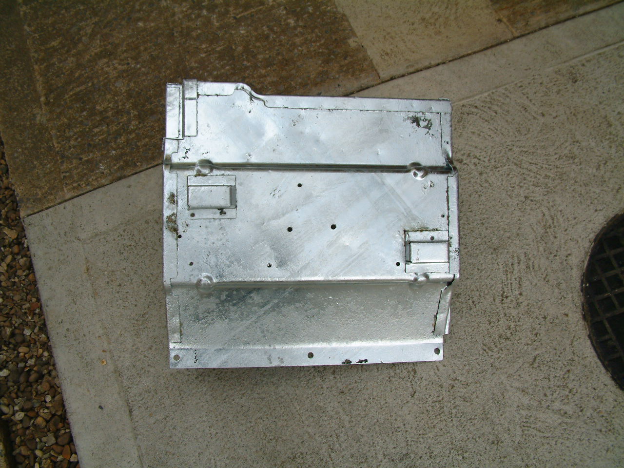 BATTERY BOX D.JPG