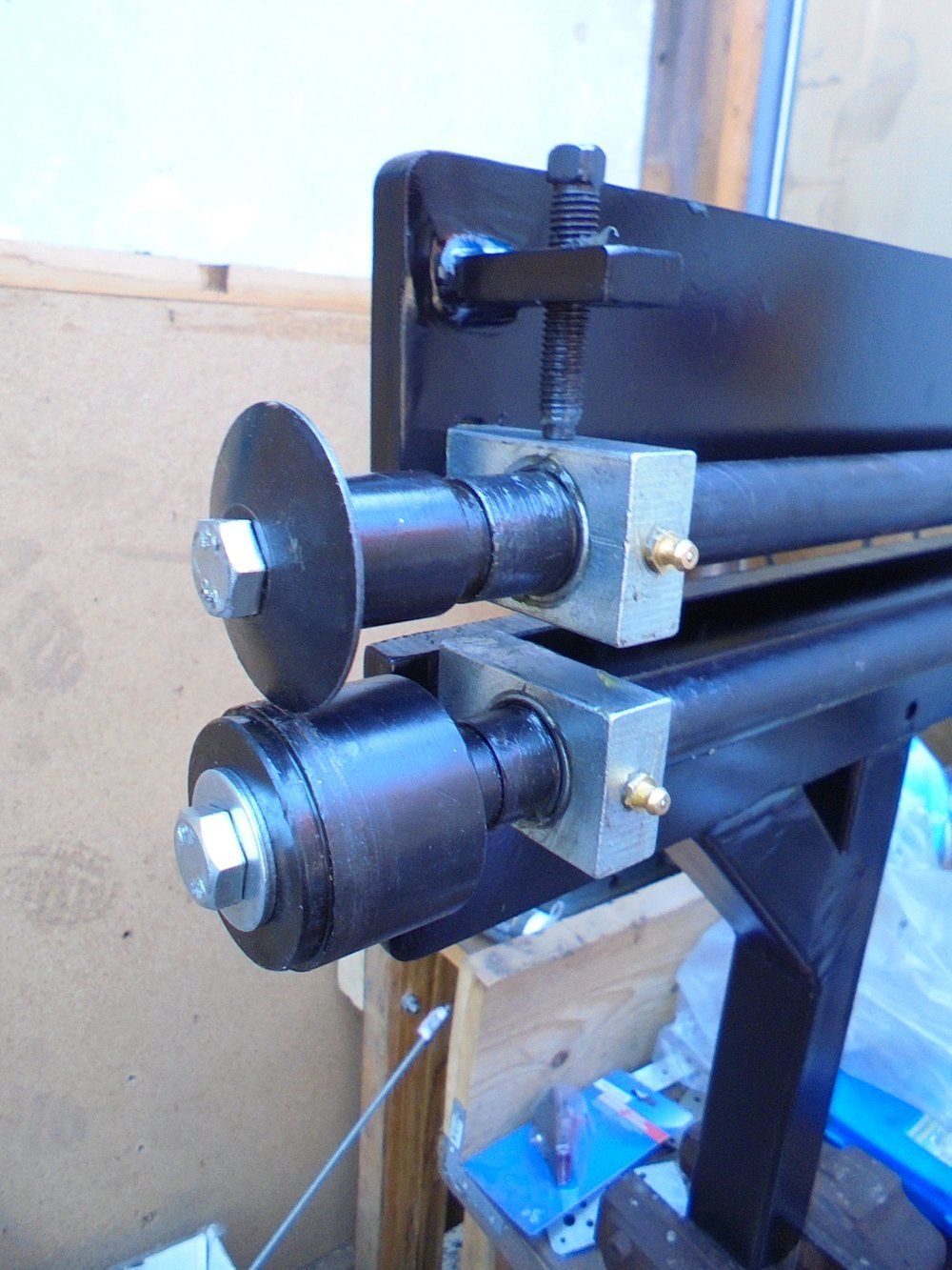 Bead roller tipping trial1.JPG