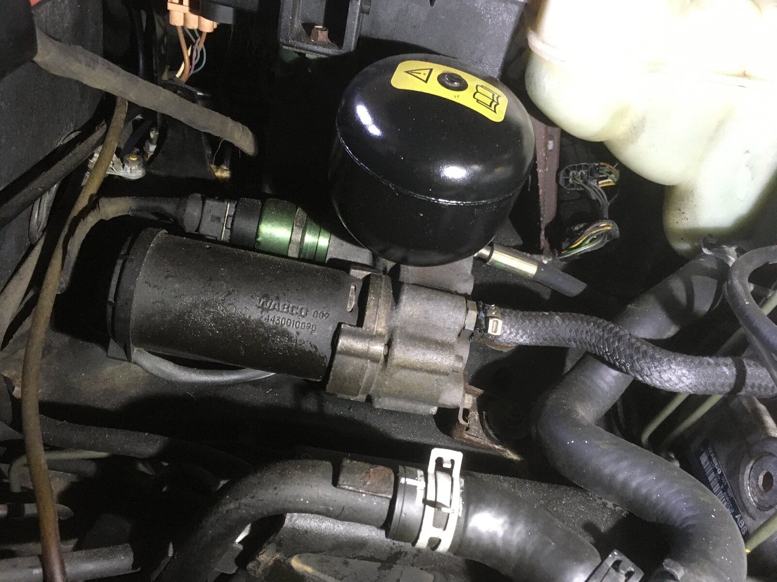 brake accumulator.jpg