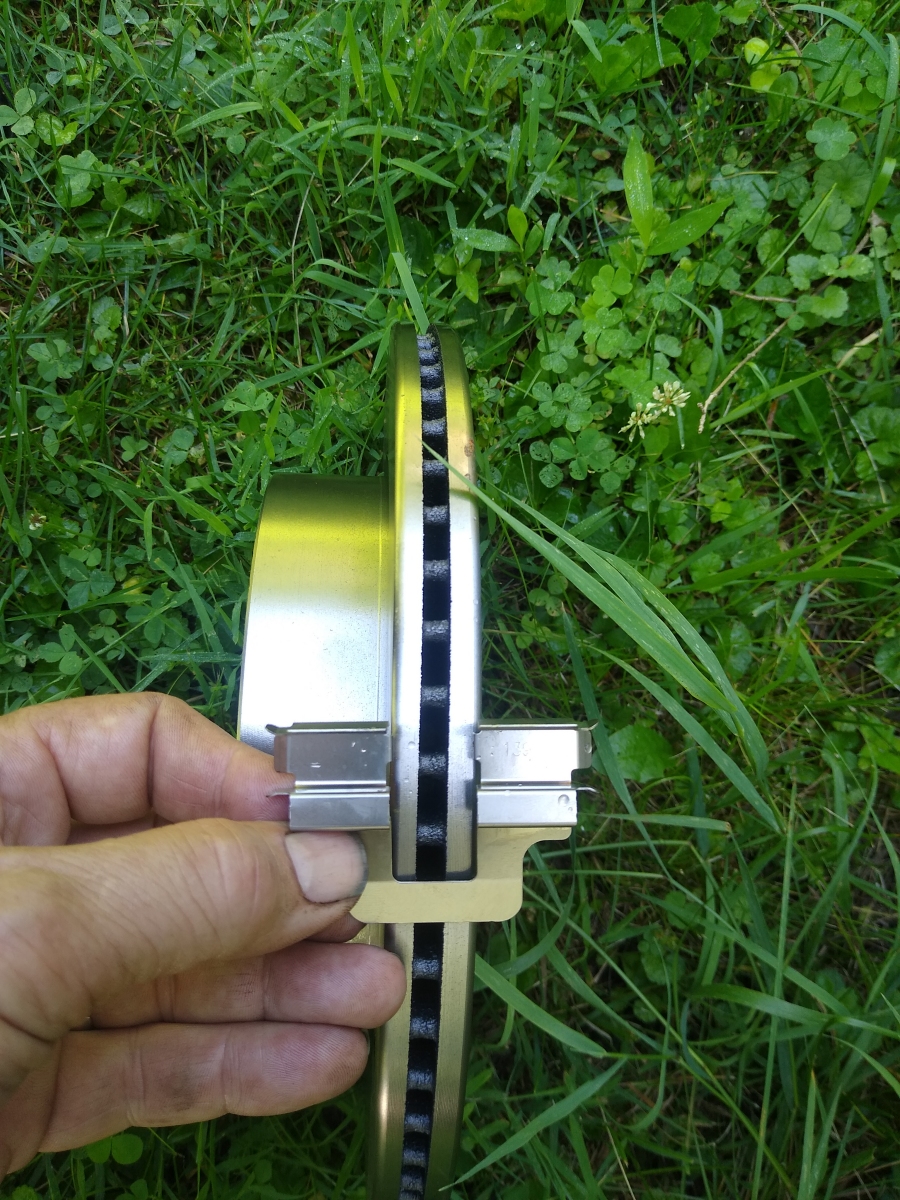 Brake_clips_wrong.jpg