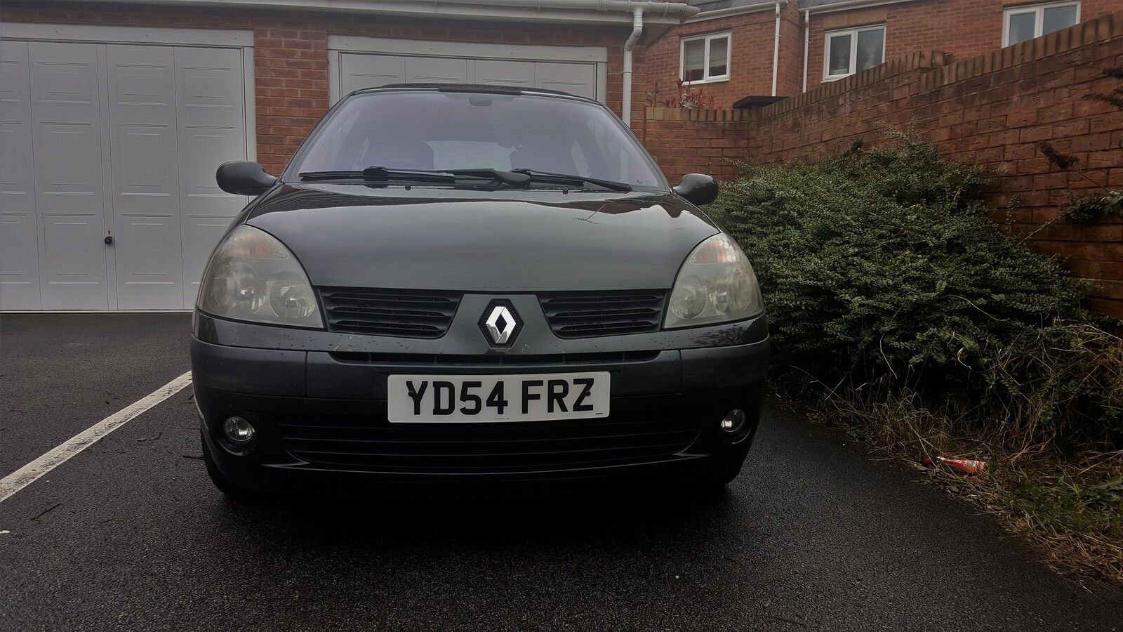 clio2.jpg