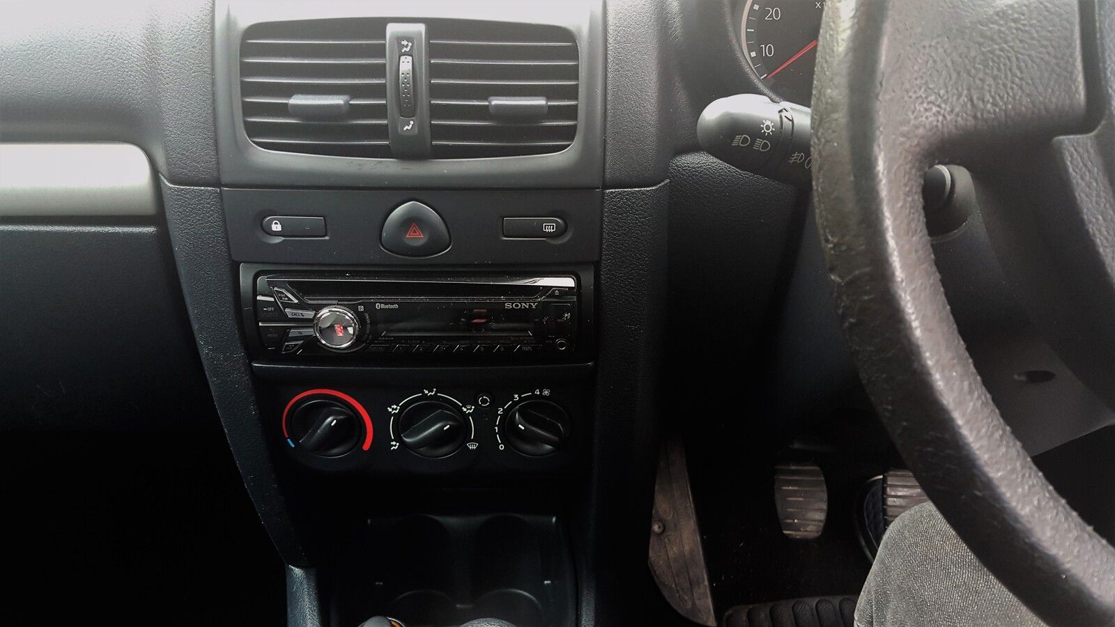 clio6.jpg