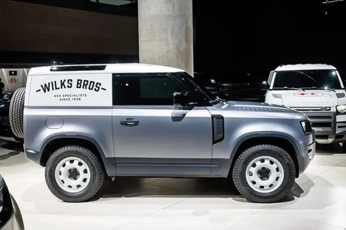defender-commercial-093.jpg