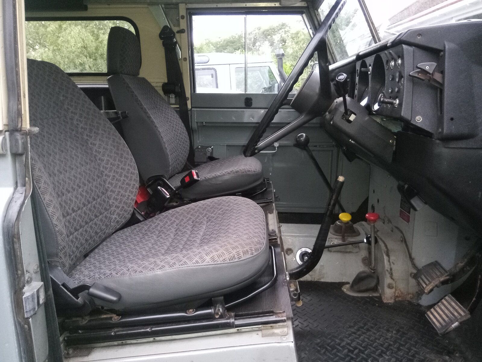 DEFENDER SEATS.jpg