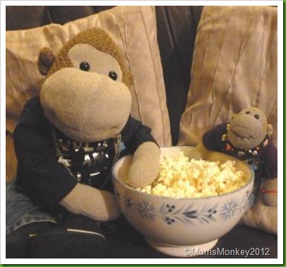 Eating popcorn_thumb[7].jpg