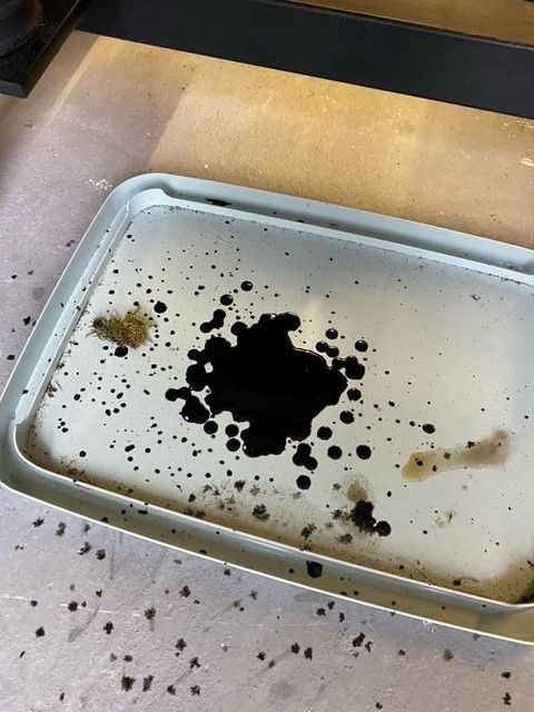 eng oil.jpg