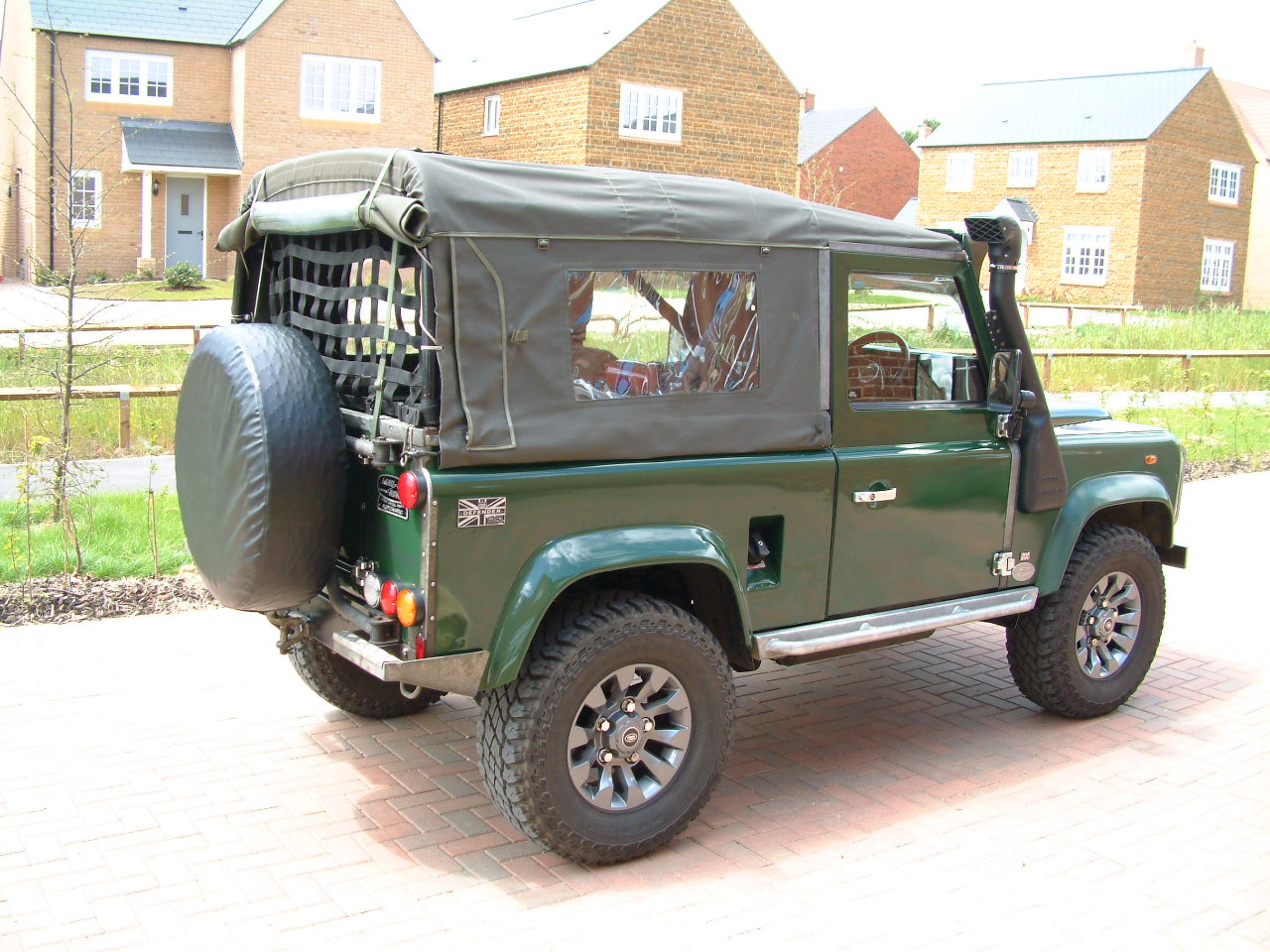 EXTERIOR 4.JPG